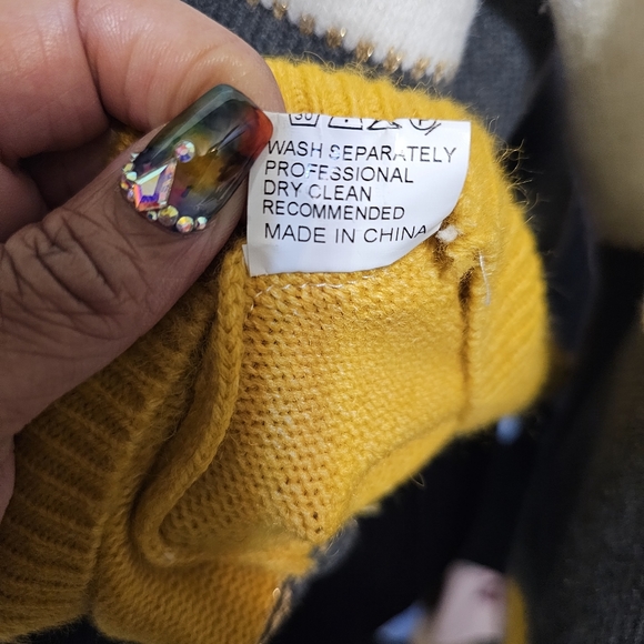 Green Color Block Patchwork Sweater - Picture 8 of 9